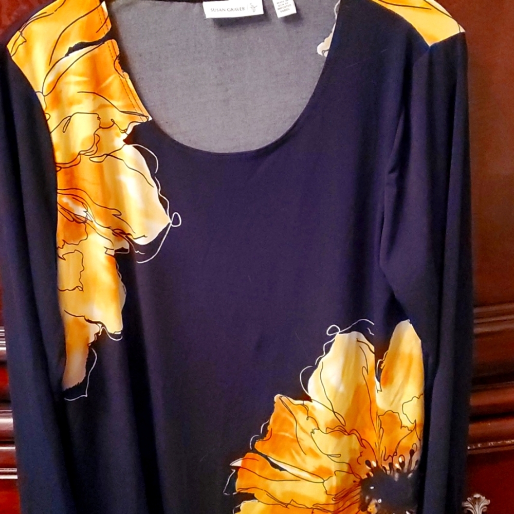 Susan Graver long sleeve tee M